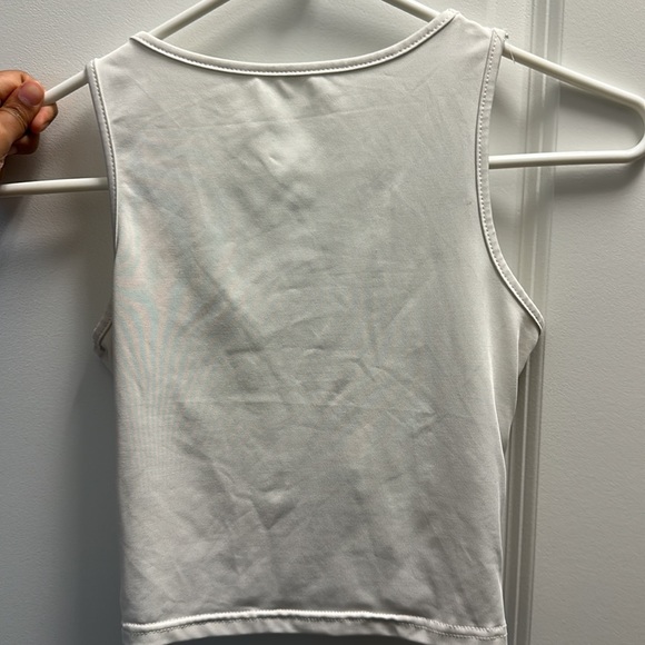 Stretchy Ringer Tank - Picture 3 of 7